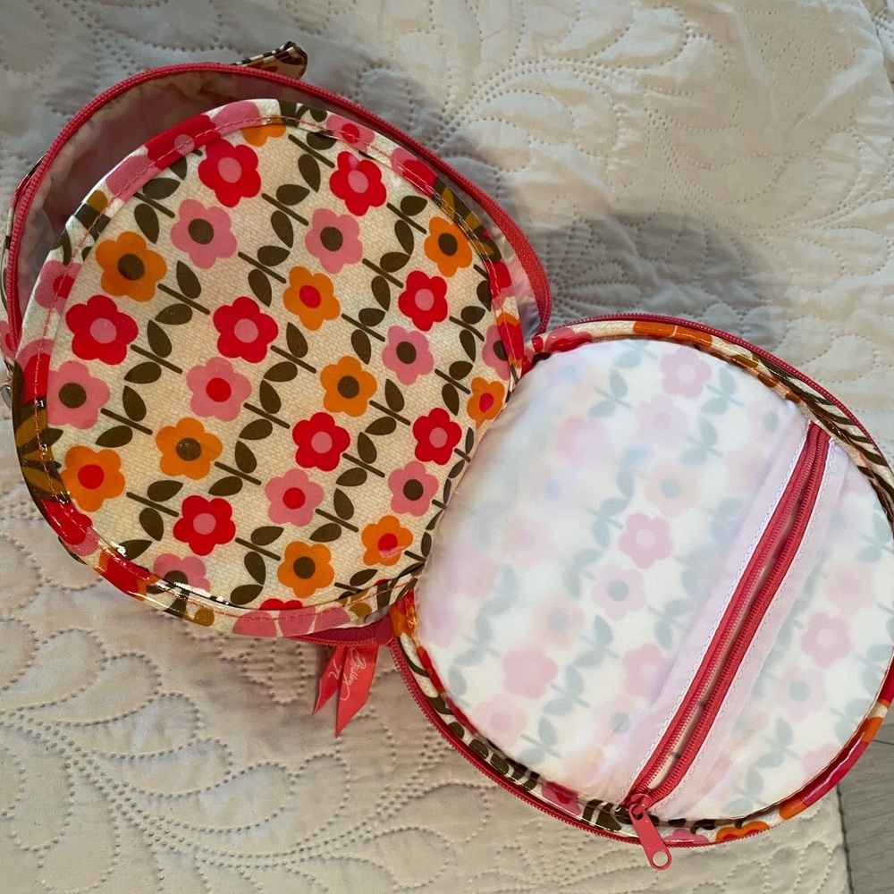 Vera Bradley folklore bag